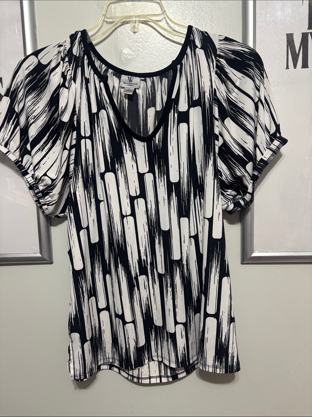W by Worth Black and White Graphic Short Sleeve Blouse